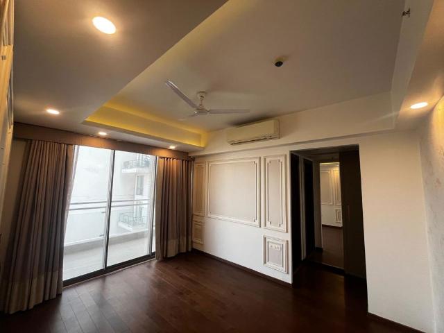 Resale | 2 BHK 2201 Sq.Ft. Apartment in M3M Golf Estate Fairway West
