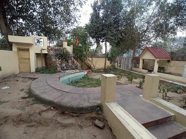 Resale | 2 BHK 4500 Sq.Ft. Villa in Sector 22