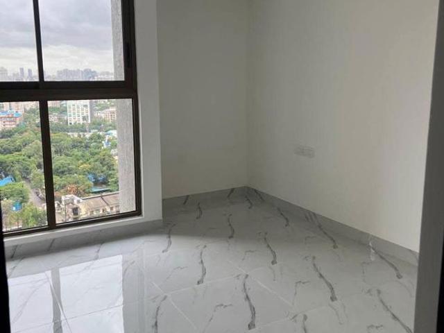 Resale | 2 BHK 531 Sq.Ft. Apartment in Raymond Ten X Habitat