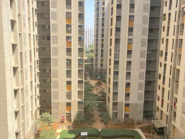 Resale | 2 BHK 586 Sq.Ft. Apartment in Lodha Downtown