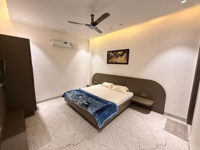 Resale | 2 BHK + 581 Sq.Ft. Apartment in Emperia Hill Creast
