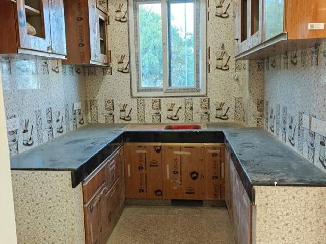 Resale | 2 BHK 582 Sq.Ft. Apartment in Suncity Avenue 76