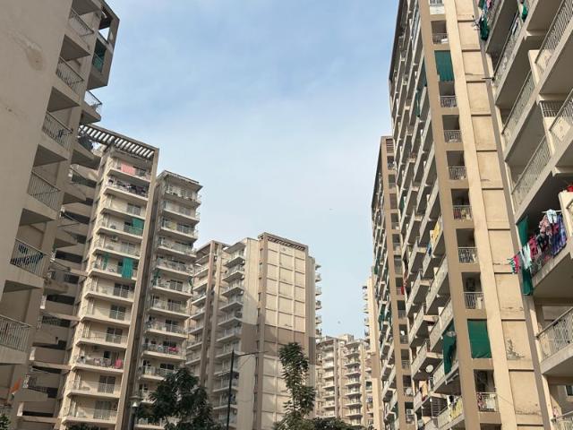 Resale | 2 BHK 590 Sq.Ft. Apartment in Shree Vardhman Green Court