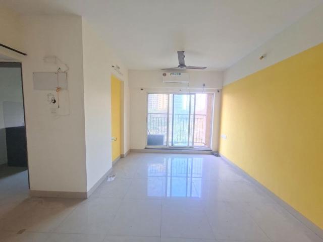 Resale | 2 BHK 600 Sq.Ft. Apartment in Rustomjee Urbania Atelier