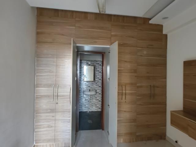 Resale | 2 BHK 600 Sq.Ft. Apartment in Signature Global The Roselia
