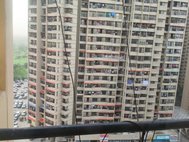 Resale | 2 BHK 615 Sq.Ft. Apartment in Raunak City Phase 2