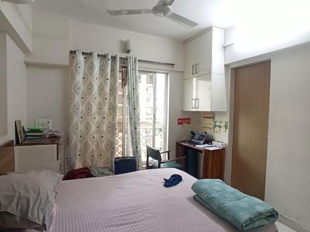 Resale | 2 BHK 610 Sq.Ft. Apartment in Romell Empress