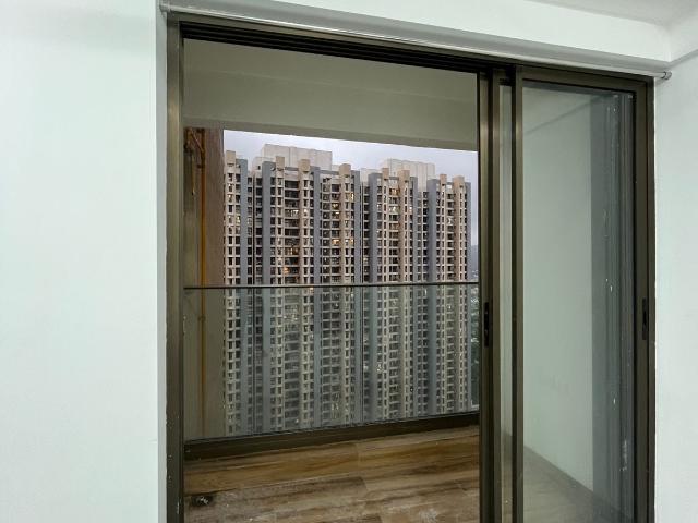 Resale | 2 BHK 635 Sq.Ft. Apartment in Raymond Ten X Habitat