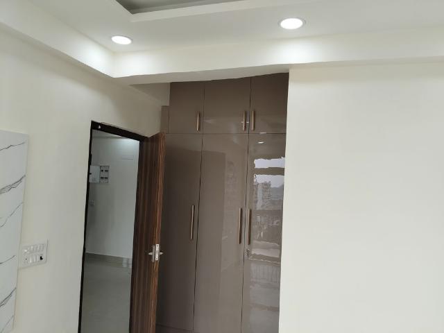 Resale | 2 BHK + 635 Sq.Ft. Apartment in Suncity Avenue 76