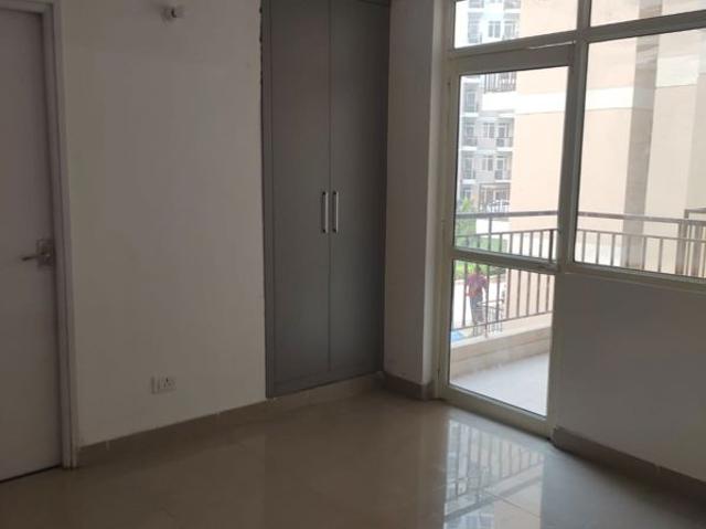 Resale | 2 BHK + 635 Sq.Ft. Apartment in Suncity Avenue 76