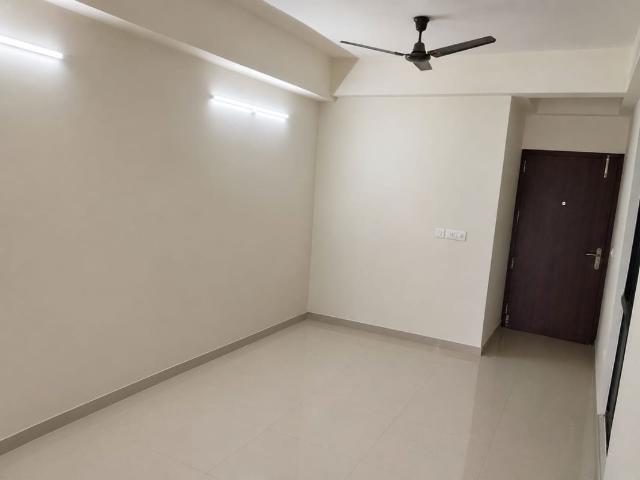 Resale | 2 BHK 632 Sq.Ft. Apartment in Suncity Avenue 102