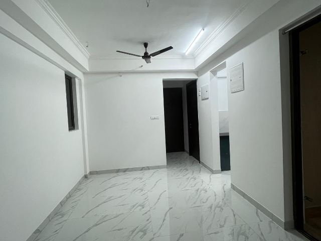 Resale | 2 BHK 644 Sq.Ft. Apartment in Raymond Ten X Habitat