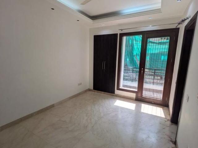 Resale | 2 BHK 644 Sq.Ft. Apartment in Signature Global The Millennia
