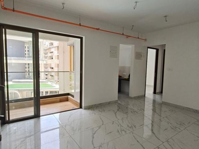Resale | 2 BHK 656 Sq.Ft. Apartment in Raymond Ten X Habitat