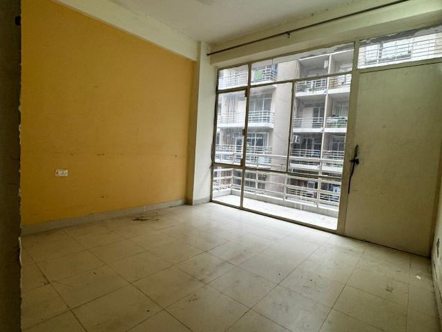 Resale | 2 BHK 650 Sq.Ft. Apartment in Breez Global Heights
