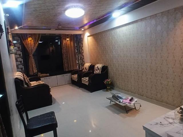 Resale | 2 BHK 650 Sq.Ft. Apartment in Royce Paradise