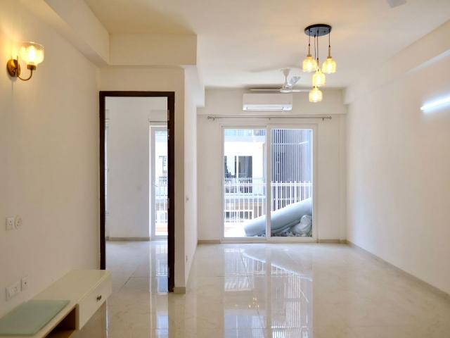 Resale | 2 BHK 650 Sq.Ft. Apartment in Signature Global Prime