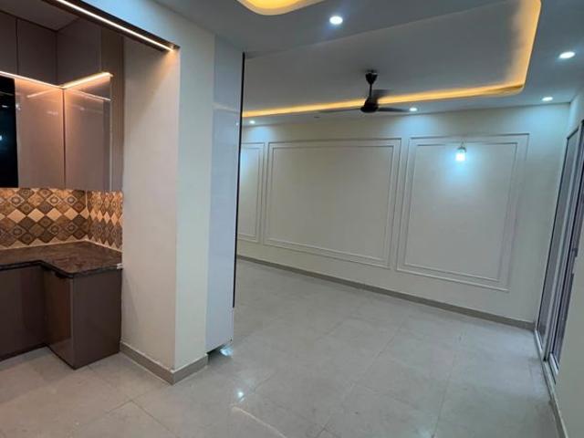 Resale | 2 BHK 664 Sq.Ft. Apartment in Pareena Om Apartments