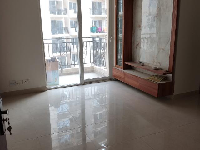 Resale | 2 BHK 674 Sq.Ft. Apartment in Signature Global Proxima