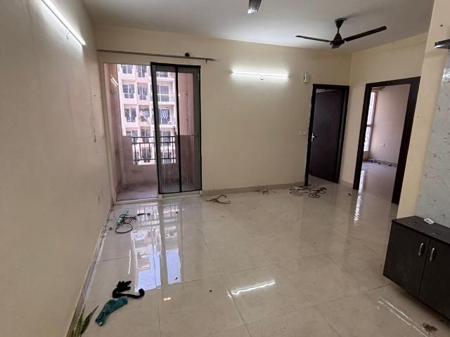 Resale | 2 BHK 674 Sq.Ft. Apartment in Signature Global Proxima