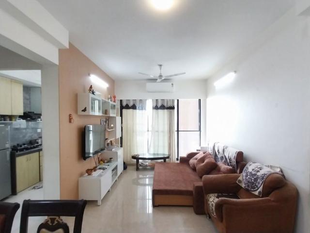 Resale | 2 BHK + 673 Sq.Ft. Apartment in Dosti Eastern Bay