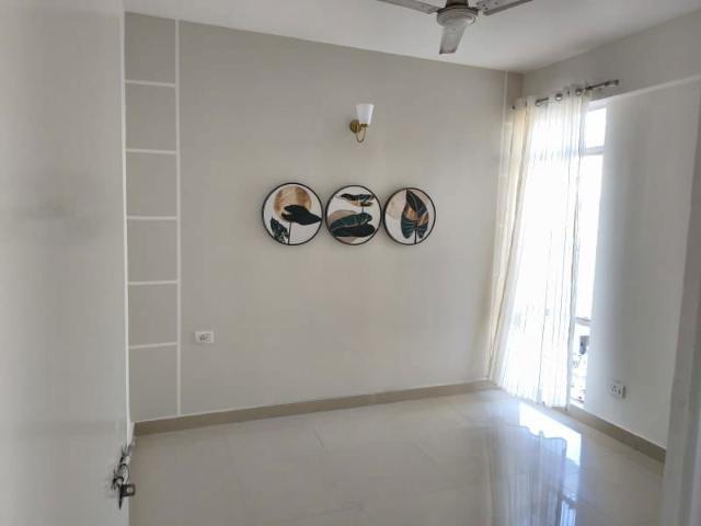 Resale | 2 BHK + 673 Sq.Ft. Apartment in Suncity Avenue 102