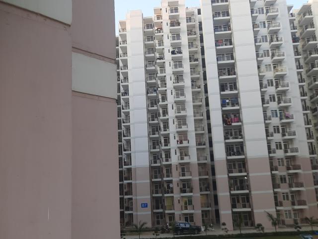 Resale | 2 BHK 682 Sq.Ft. Apartment in Suncity Avenue 76