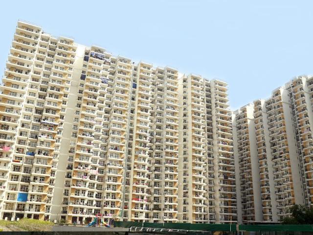 Resale | 2 BHK 683 Sq.Ft. Apartment in Panchsheel Wellington