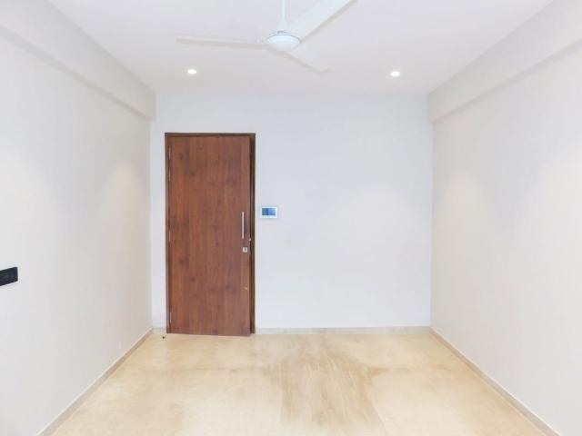 Resale | 2 BHK 695 Sq.Ft. Apartment in Santacruz West
