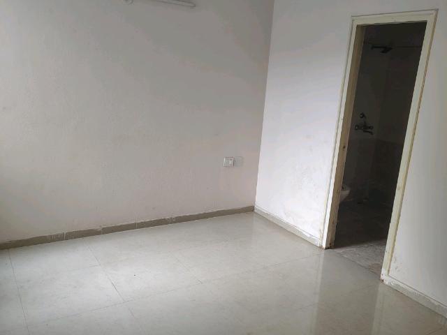 Resale | 2 BHK 690 Sq.Ft. Apartment in Shree Vardhman Green Court
