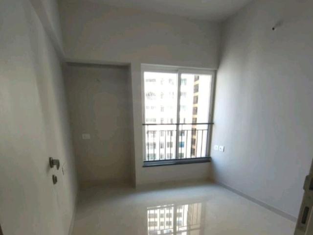 Resale | 2 BHK 691 Sq.Ft. Apartment in Rustomjee Urbania Azziano