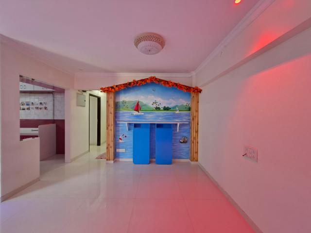 Resale | 2 BHK 706 Sq.Ft. Apartment in Romell Shraddha