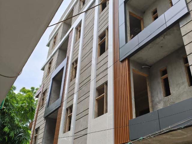 Resale | 2 BHK 700 Sq.Ft. Apartment in Ultra Luxury Apartment