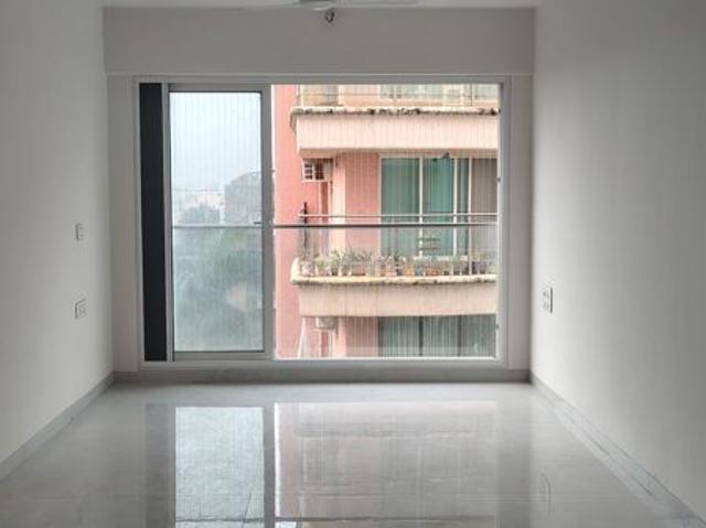 Resale | 2 BHK 700 Sq.Ft. Apartment in Woodstock Apartment Khar