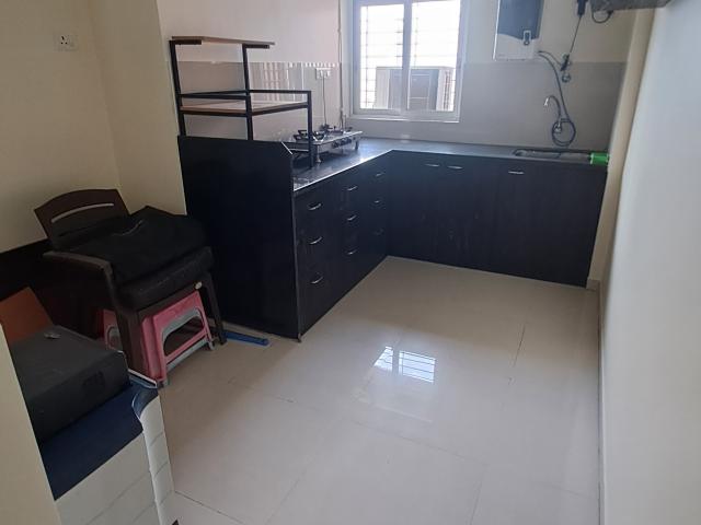 Resale | 2 BHK 700 Sq.Ft. Apartment in Flower Valley Complex