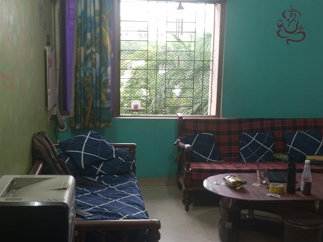 Resale | 2 BHK 700 Sq.Ft. Apartment in Ghodbunder Road
