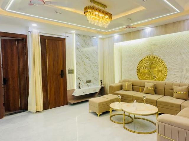 Resale | 2 BHK 700 Sq.Ft. Apartment in Mahavir Enclave 1