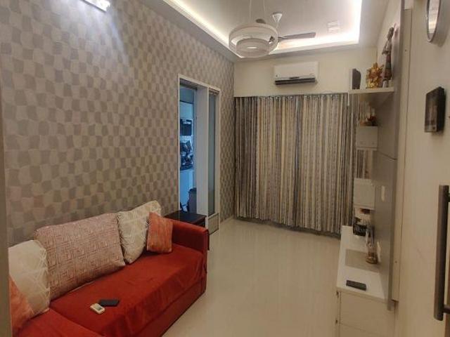 Resale | 2 BHK 700 Sq.Ft. Apartment in Mayfair Housing Hillcrest