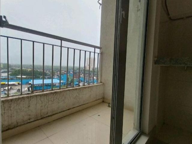 Resale | 2 BHK 700 Sq.Ft. Apartment in Piramal Vaikunth