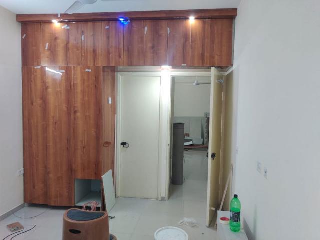 Resale | 2 BHK 700 Sq.Ft. Apartment in Pyramid Square 67A