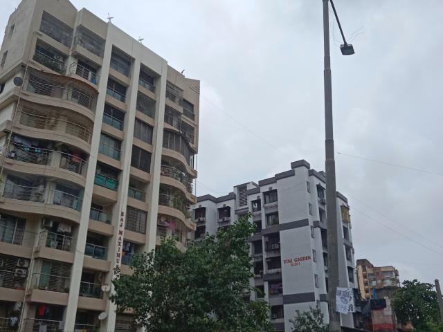 Resale | 2 BHK 700 Sq.Ft. Apartment in Raja Apartment Dahisar West