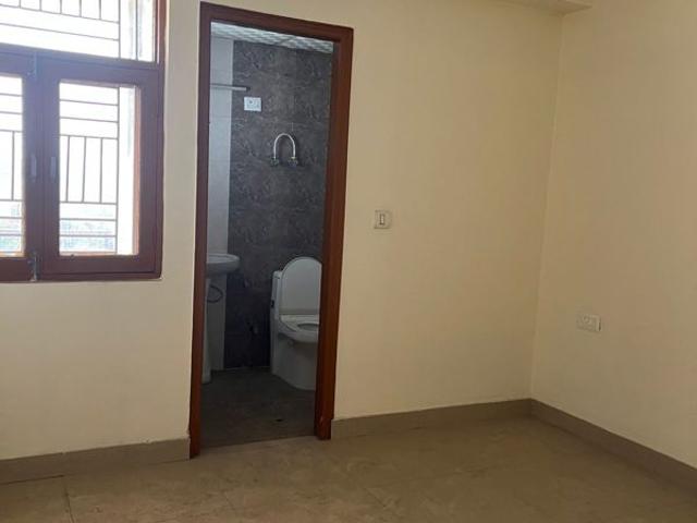 Resale | 2 BHK 70 Sq.Mt. Apartment in Vasundhara Sector 9