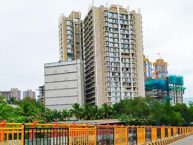 Resale | 2 BHK 718 Sq.Ft. Apartment in Kaustubh Platinum