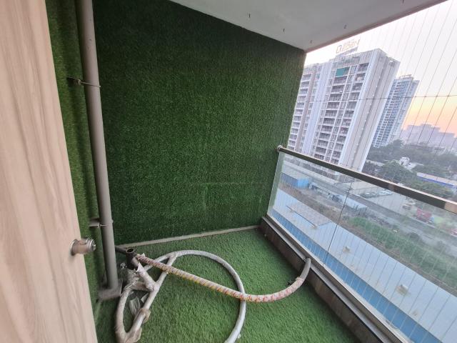 Resale | 2 BHK 724 Sq.Ft. Apartment in Kohinoor Sapphire