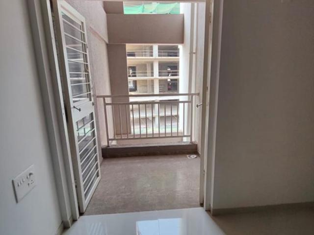 Resale | 2 BHK 725 Sq.Ft. Apartment in Divine Reves