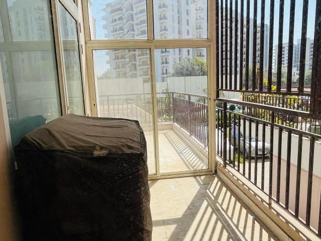 Resale | 2 BHK 735 Sq.Ft. Apartment in Suncity Avenue 76