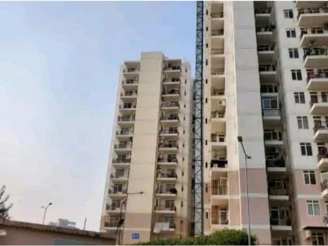 Resale | 2 BHK 735 Sq.Ft. Apartment in Suncity Avenue 76
