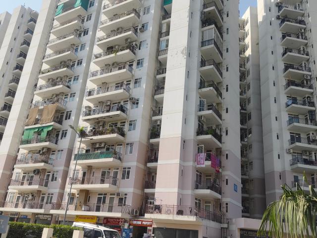 Resale | 2 BHK 735 Sq.Ft. Apartment in Suncity Avenue 76