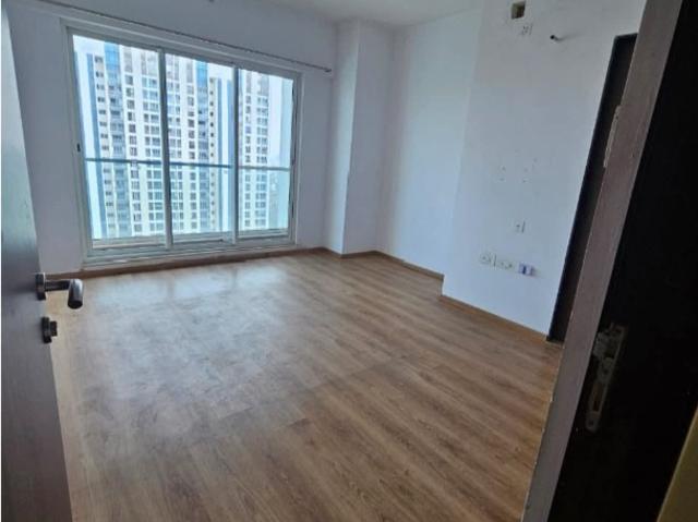 Resale | 2 BHK 739 Sq.Ft. Apartment in Sheth Avalon