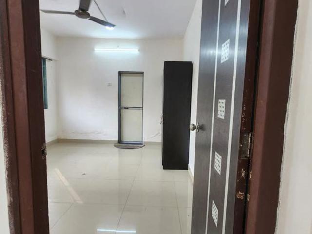 Resale | 2 BHK 750 Sq.Ft. Apartment in Rustomjee OZone
